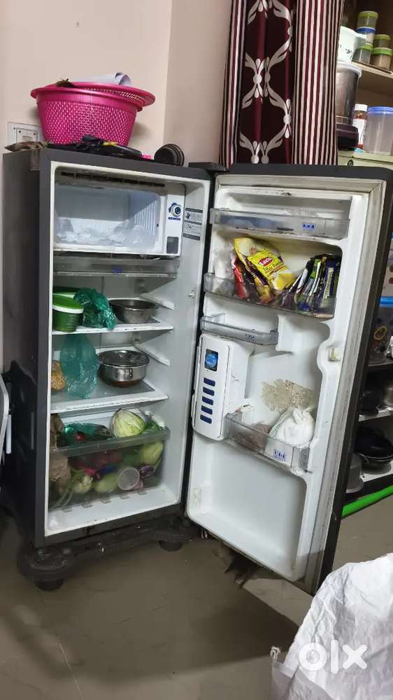 Whirlpool fridge 5 star good condition