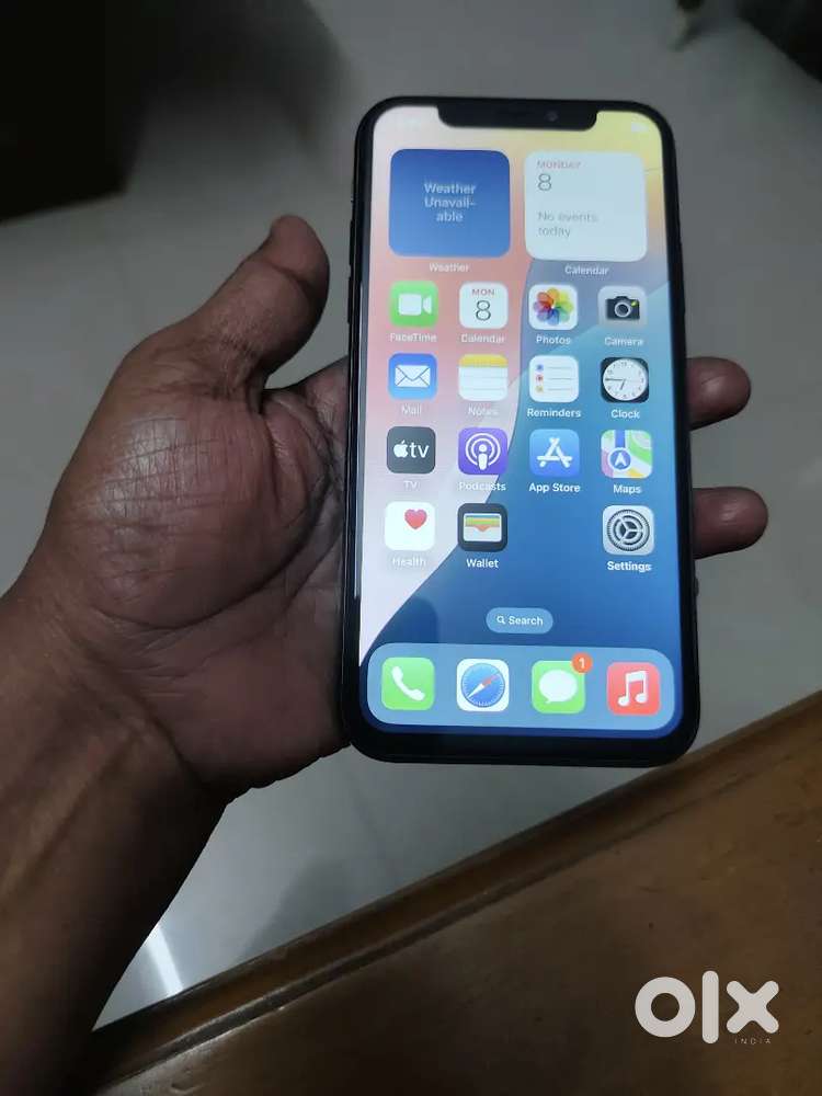 I phone xs  gb 256 bh 100