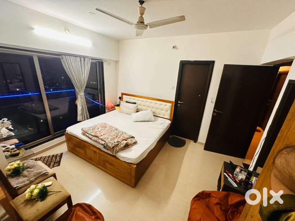 Single occupancy in master bedroom in a 3bhk flat. Male Only