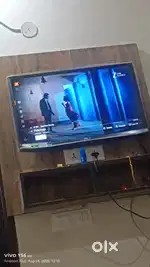 LG Company LCD 32inc ka hai abhi nya hai nya 16000 ka liya tha