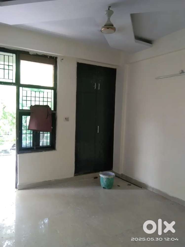 2 bhk flate in saket nagar