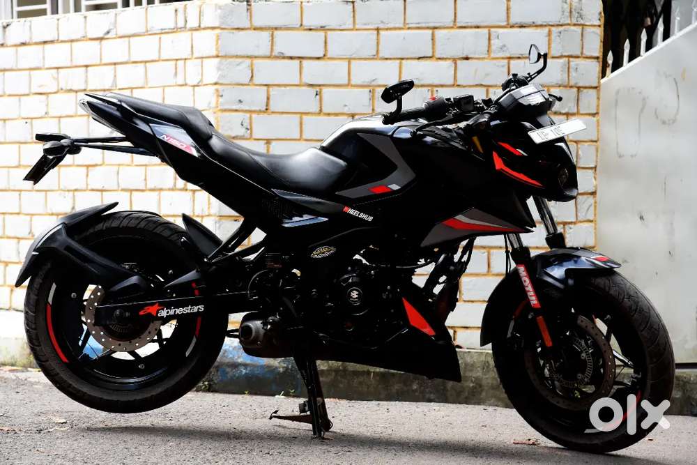 Bajaj Pulsar N160  2024 E20 varient 
in supermint condition