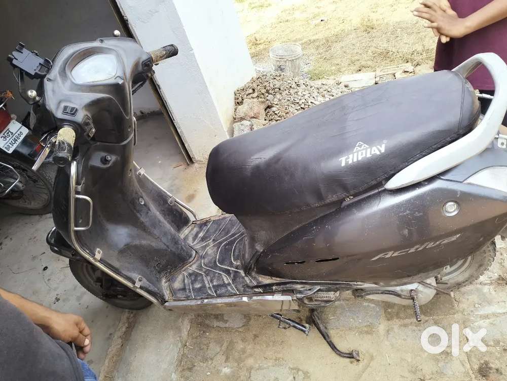 Activa Scooty bechana hai