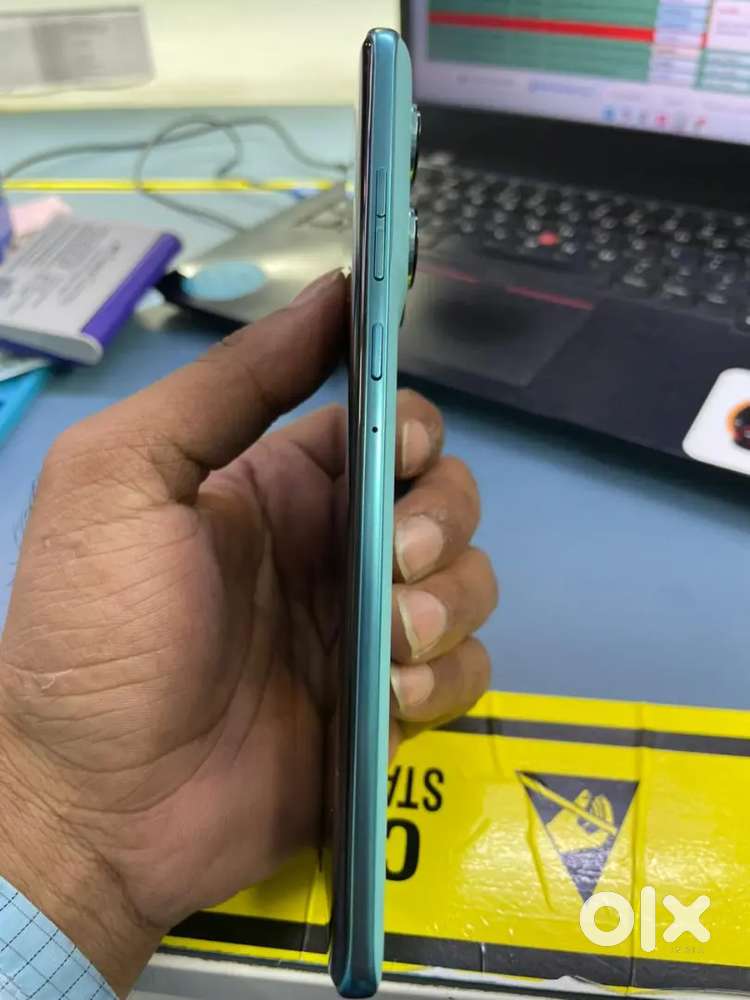 Motorola 60 fusion (8/256)one day phone