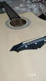 Intern guitar in good condition only 4 or 5 day used