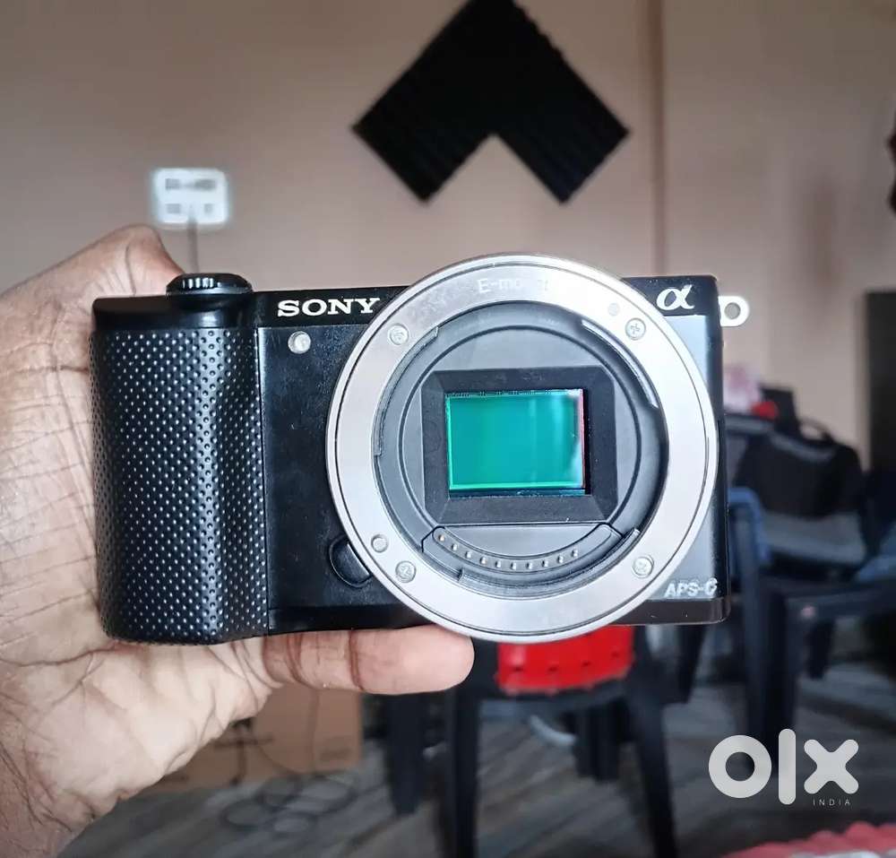 Sony A5000 mirrorless camera for sale