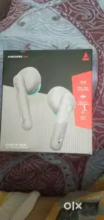 Brand new boat company ear buds