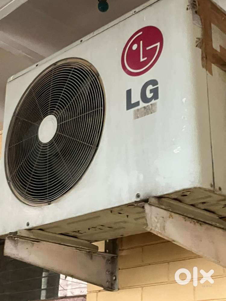 Thi ac is split ac and 3 year old v good cooling every thing good you
