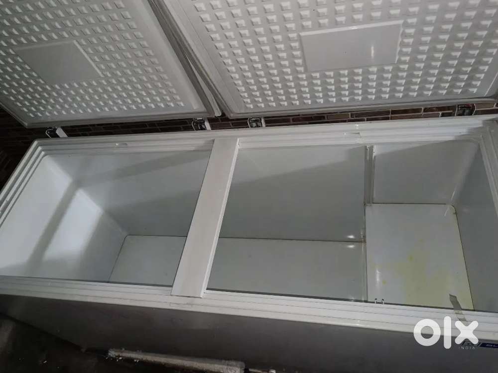 Blue star deep fridge 500 litter