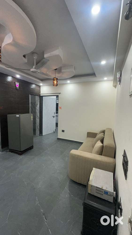 Fully furnished 1 Bhk flat allow bachers