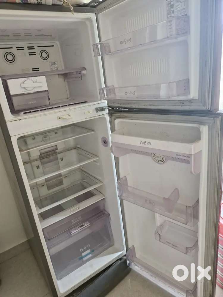 LG double door refrigerator/fridge with 5 star rating