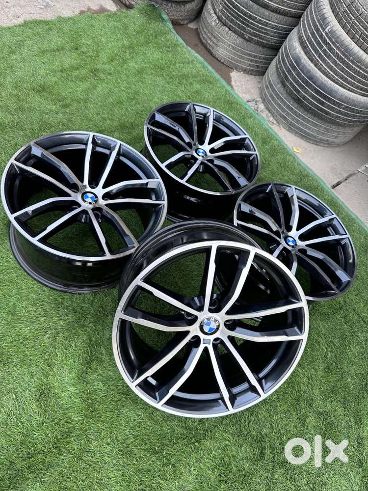 BMW M SPORTS ALLOYS 18 INCH (GOOD CONDITION)