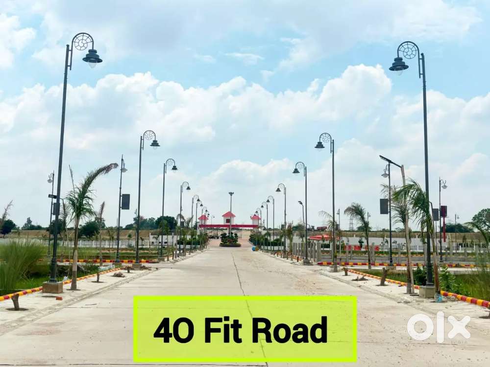 लखनऊ में हाईवे से लगा प्लांट मेदांता हॉस्पिटल का बैक साइड में