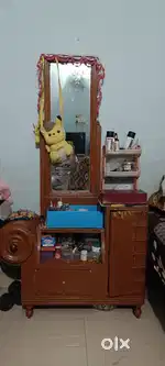 Dressing table