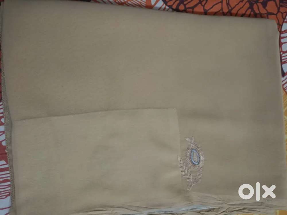 5 psc saree almost new at just 300rs