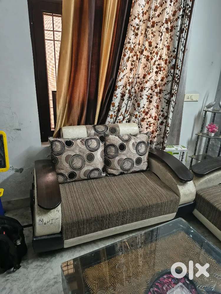7 seater sofa with glass table