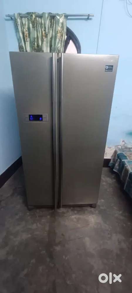 Samsung side by side fridge 600 litre