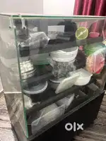 Cake and snakes display counter without compressor