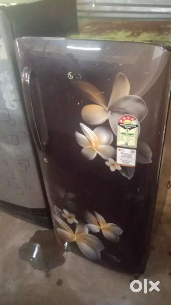 Fridge available single door