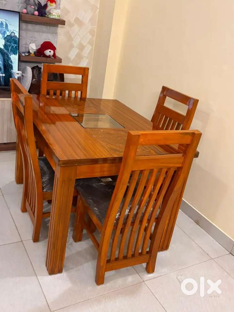 Brand new 4 seater dining table wholesale price