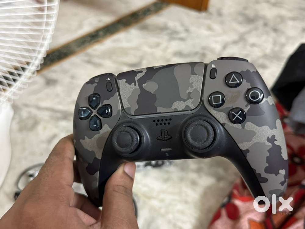 PS5 controller with wireless controller dual charger