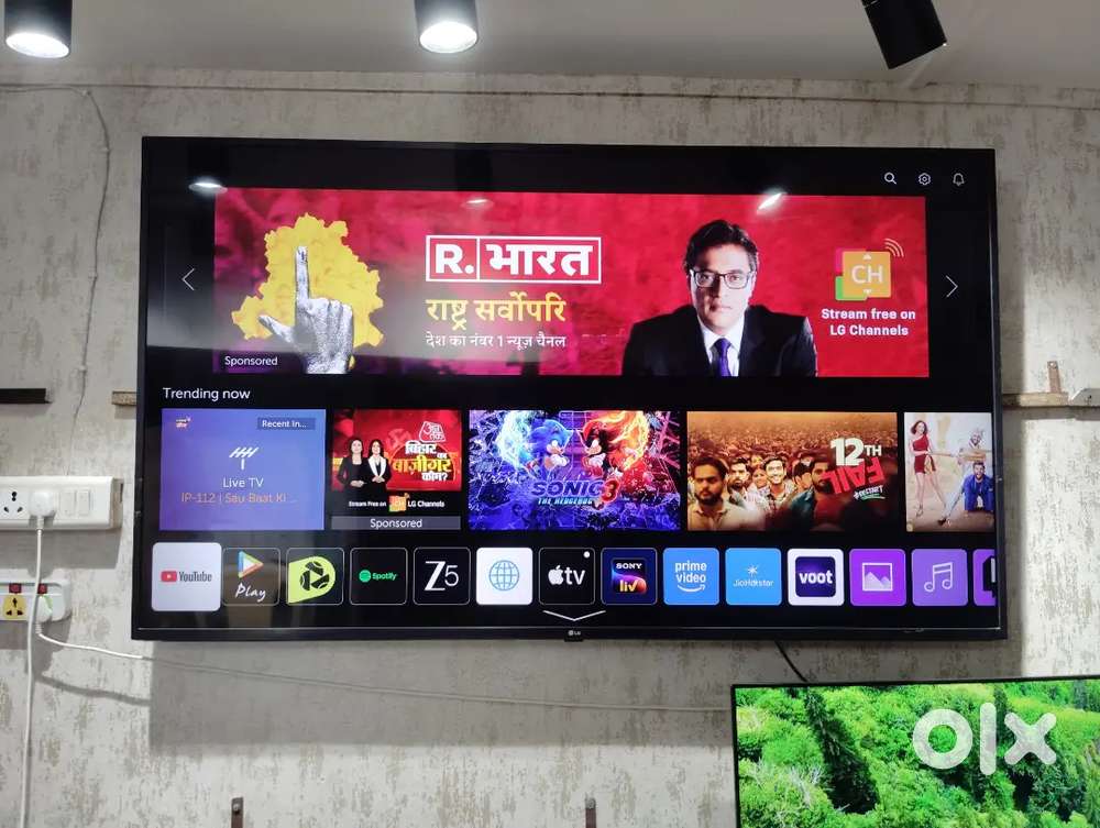 65 INCH SMART LG WITH REMOTE