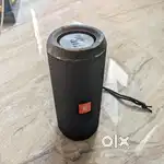 JBL flip 3 Stealth edition (battery dead)