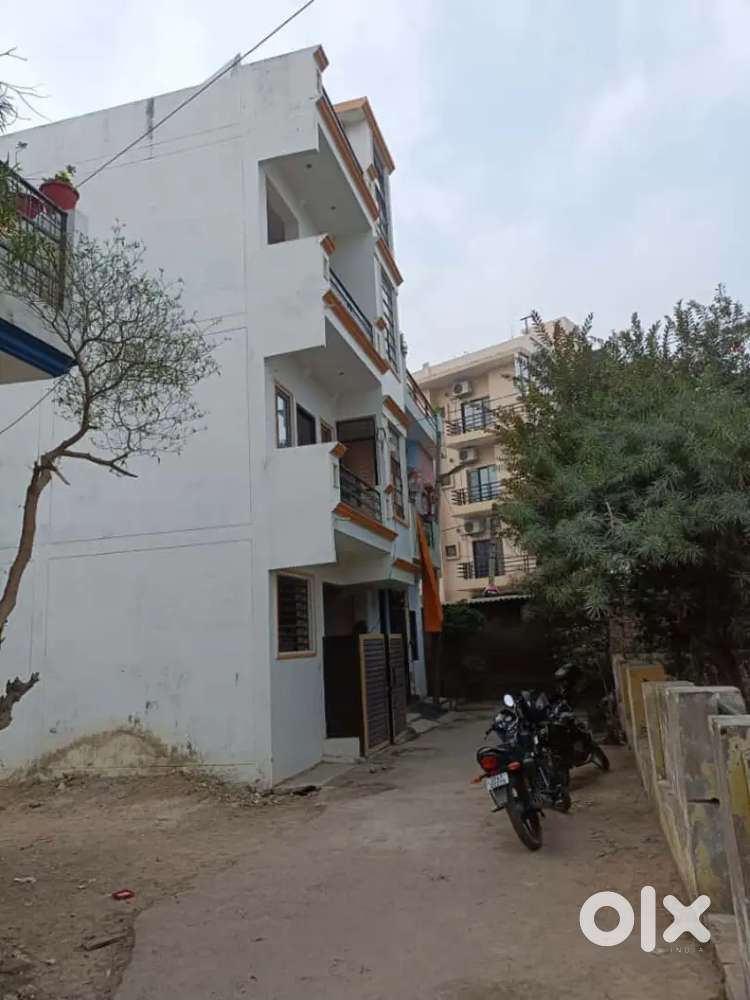 Room for rent in Vastu khand gomtinagar