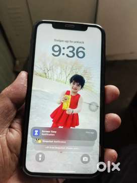 I phone xr 64 gb og battery 100 %