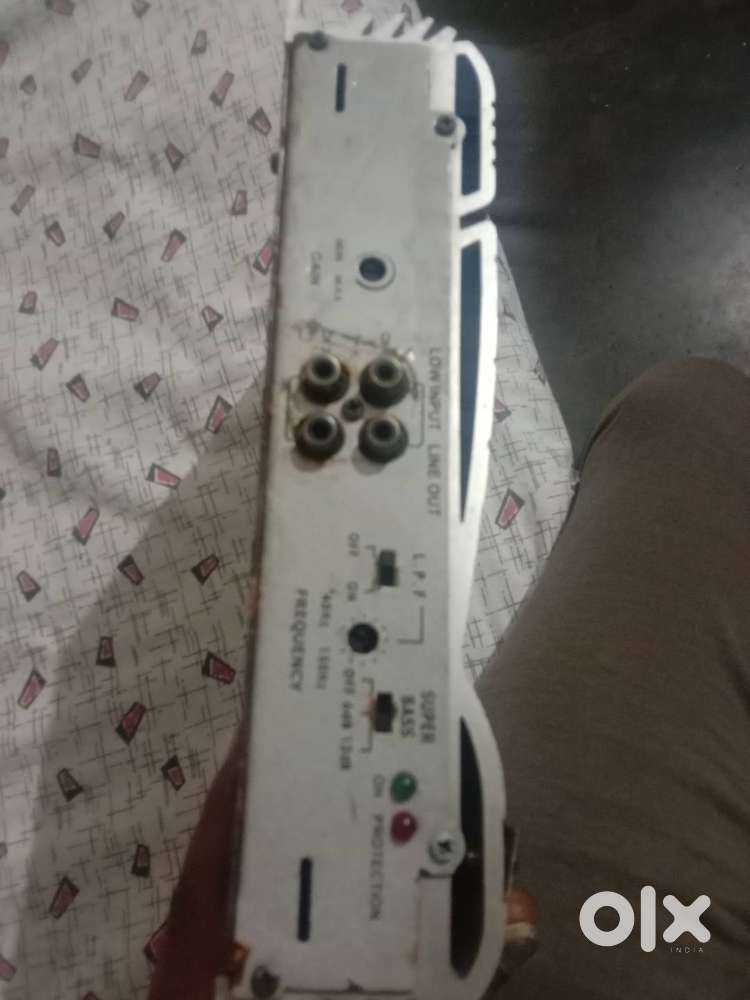 Sony 1000w  speaker with alpine v12 with 2 channel amplifier.