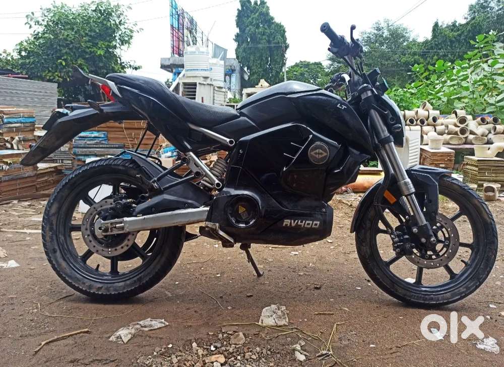 Revolt Rv400 with charger