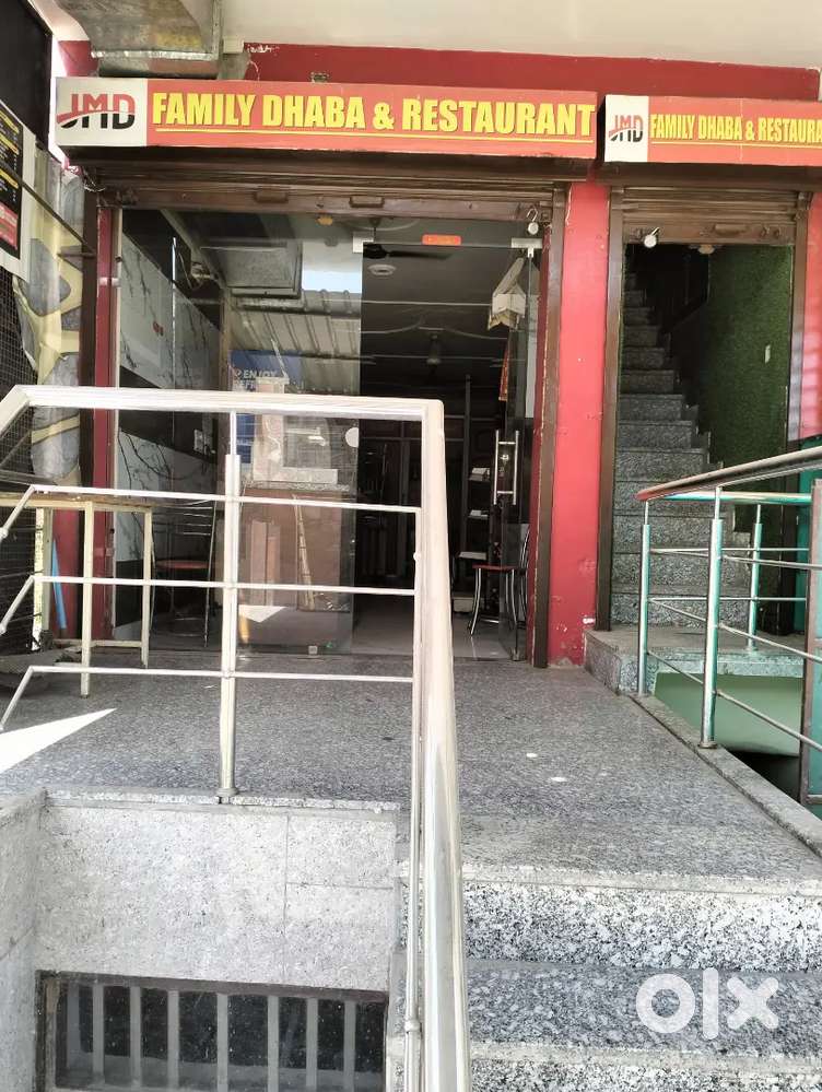 Showroom for rent (ground floor and first floor)