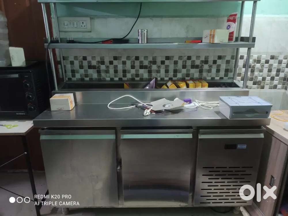 Commercial work table with under deck chiller