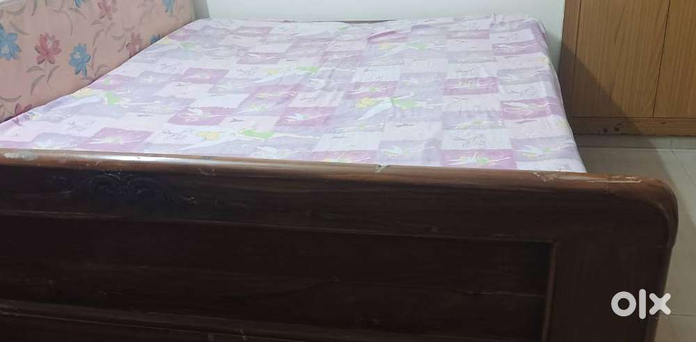 TeakWood ka Double Box Bed