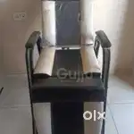 Beauty parlour Chair Good Condition