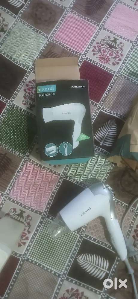Croma hair dryer