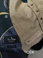 Louis Philippe: Three-piece suit