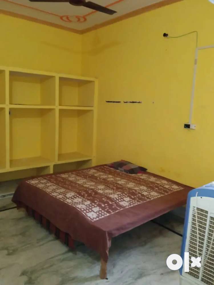 1 BHK room Available in Moradabad