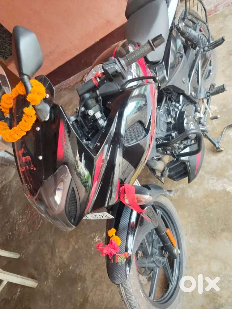 Bajaj Pulsar 220F