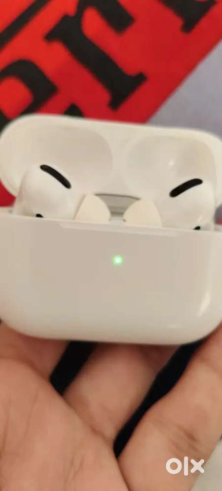 Apple airpods pro with mag sfe charging