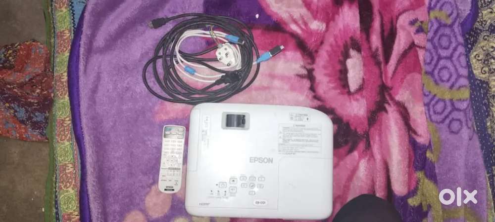 Projector urgent sell Krna hai money problem