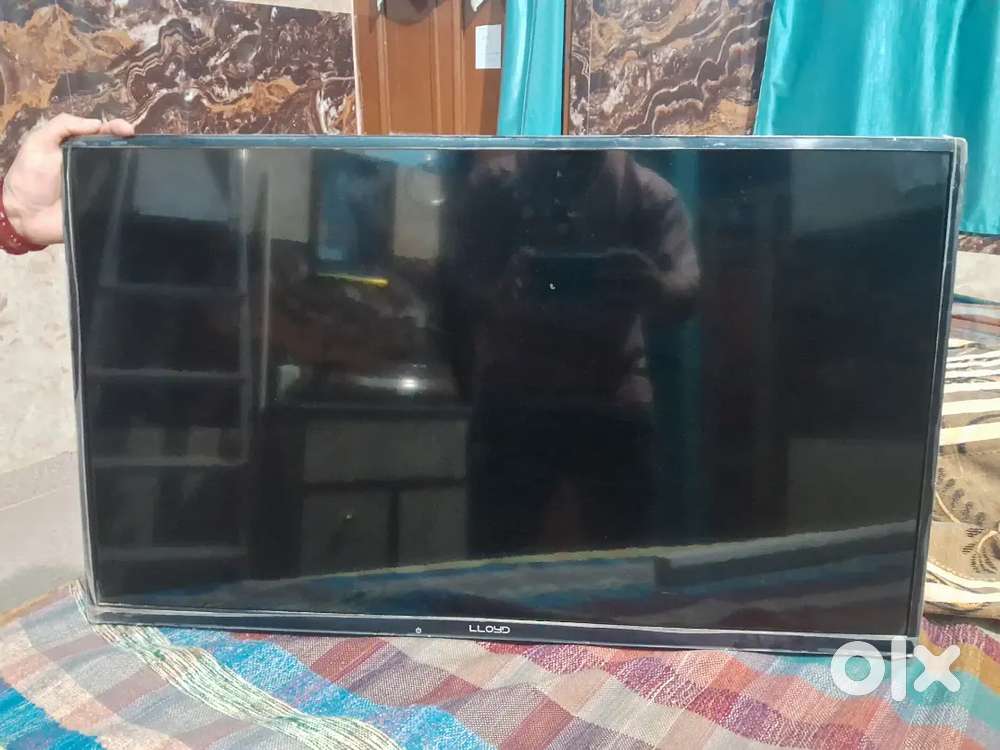 LLOYD 32 inch LED TV fully functional