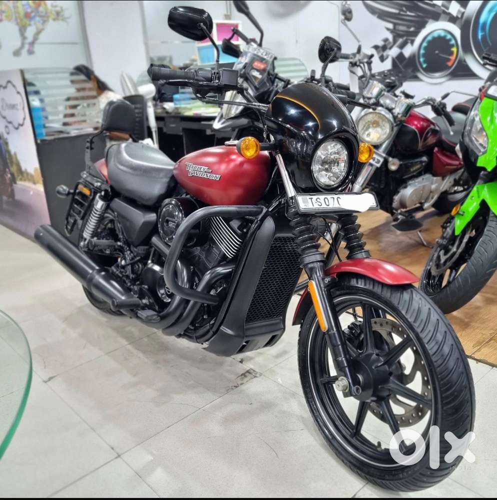 Harley davidson street 750 red colour