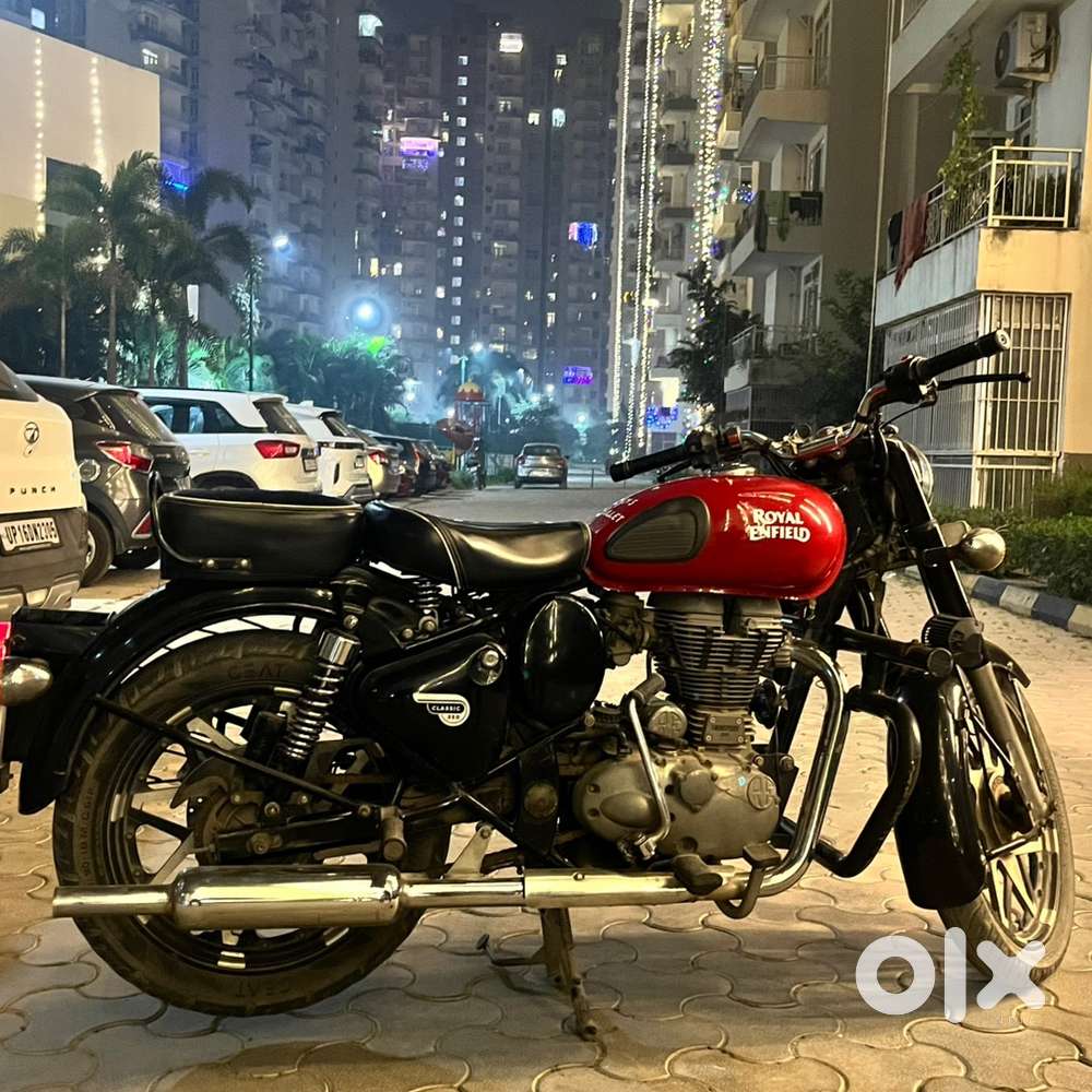 Royal Enfield Classic 350 Dual Disc Redditch Red Scratchless condition