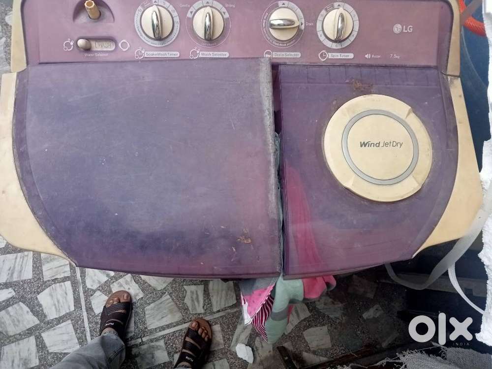 LG semi automatic washing machine