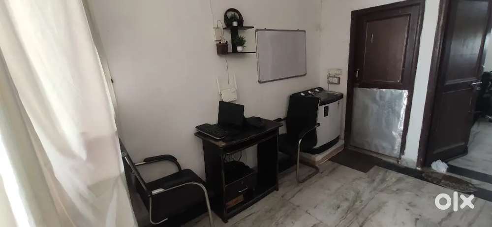 Girls PG - Room bhi, Job bhi, Khana bhi sab kuch ek hi jagah available