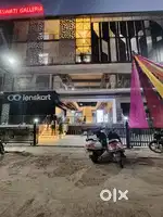 नवरात्री ऑफर के साथ कमर्शियल शॉप ready to move नोएडा एक्सटेंशन में।