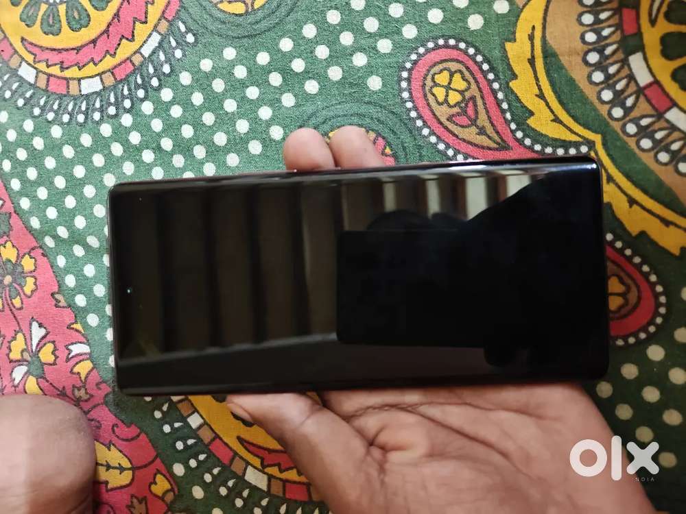 Vivo v29 8/128 18 months old