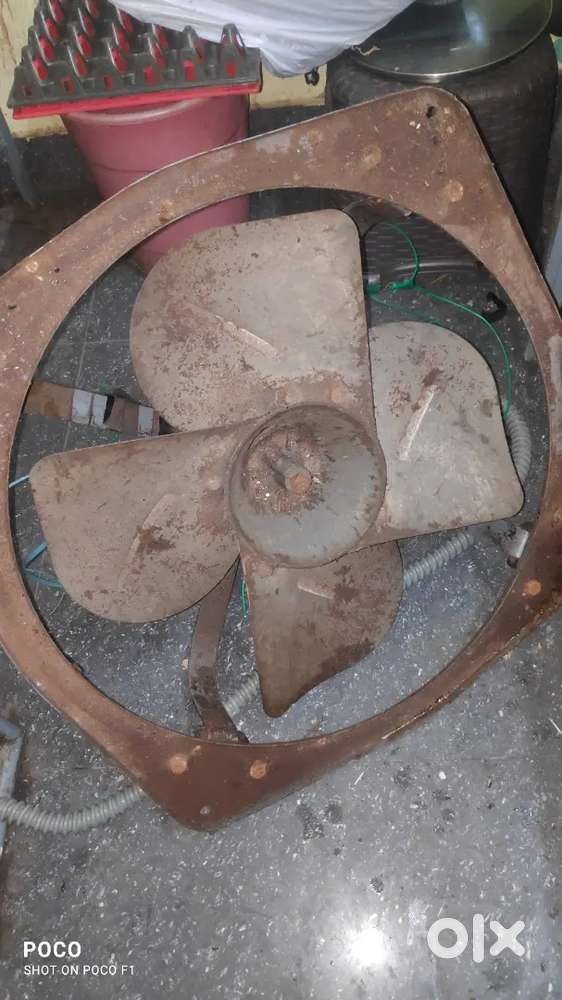 Hi guys I'm selling unuse exhaust fan 3500