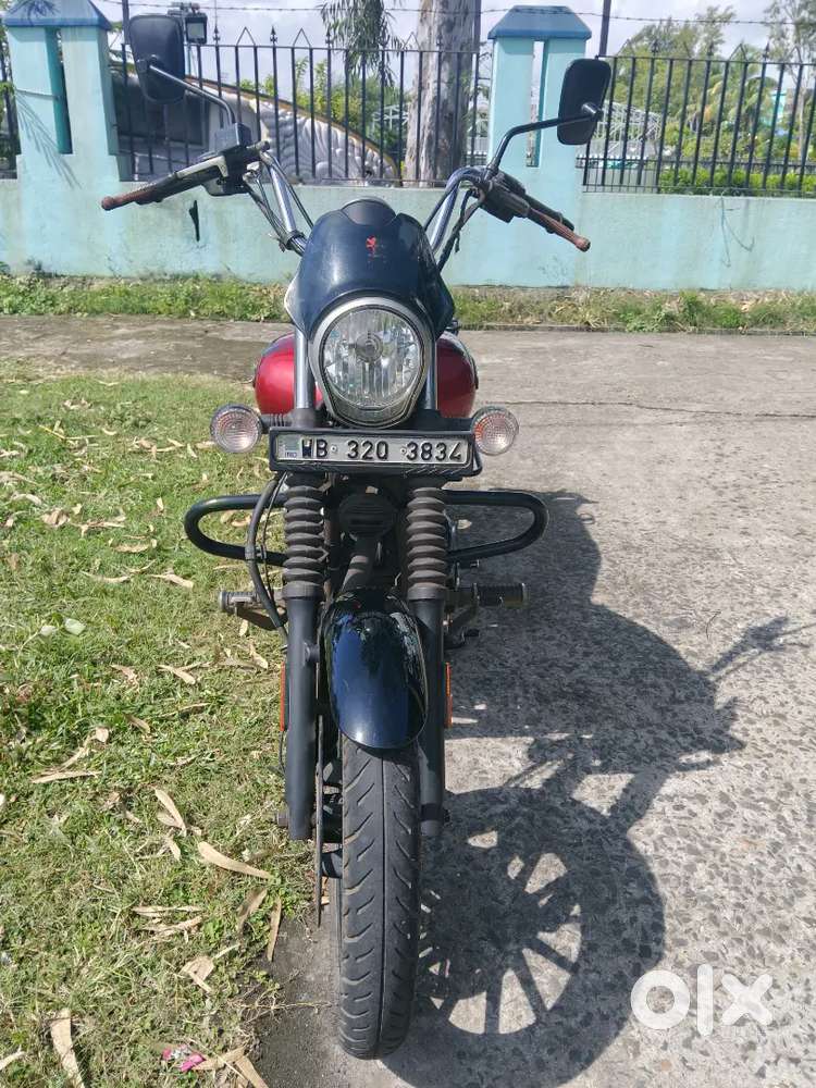 Bajaj Avenger 160 street bs6